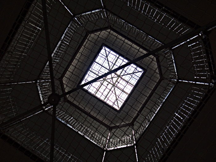 Bild 2: Blick von unten nach oben in der Rotunde (Foto: Vladimir Shvemmer)﻿